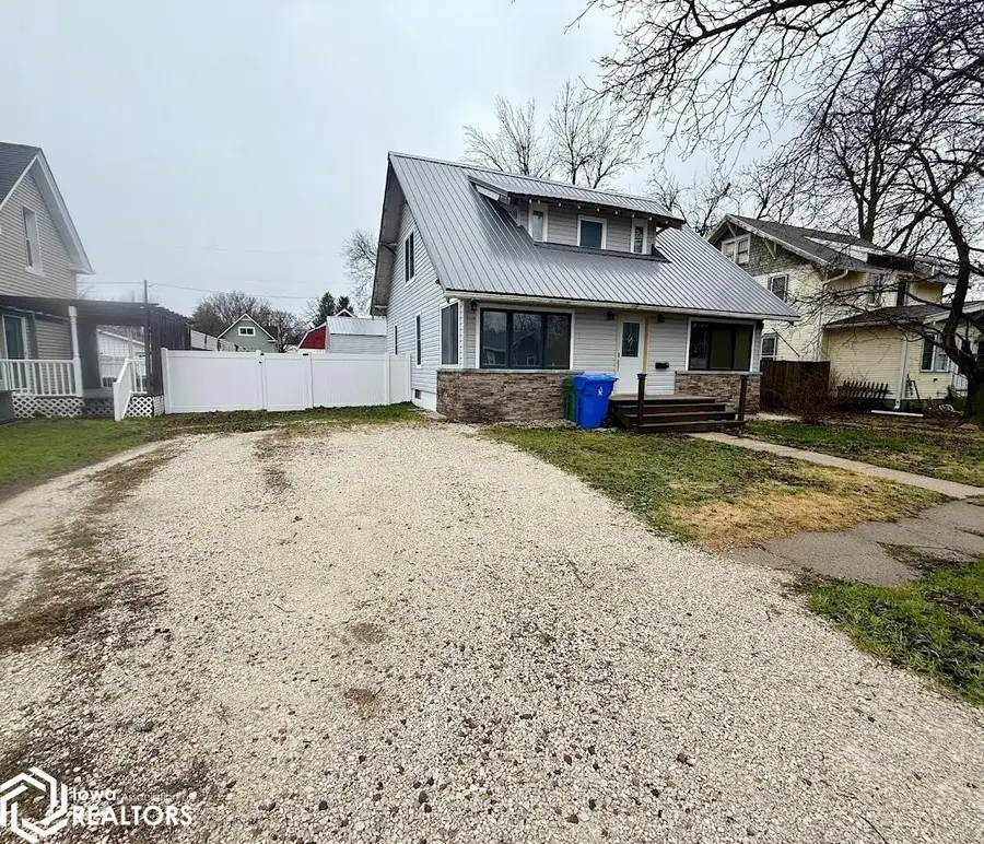 707 W State Street, Jefferson, IA 50129 - #3