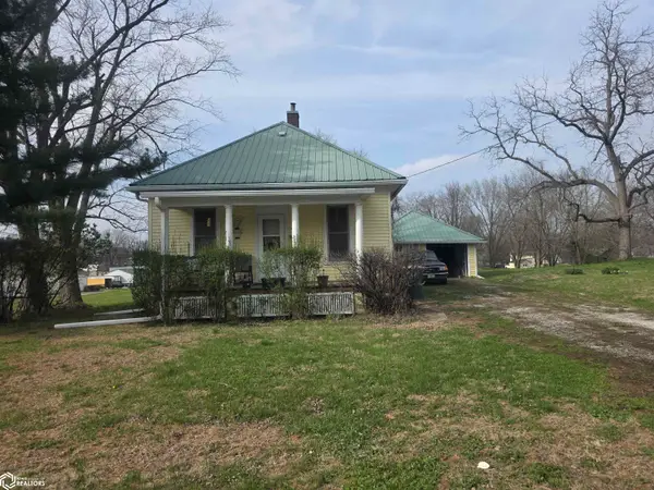 611 W Monroe Avenue, Fairfield, IA 52556