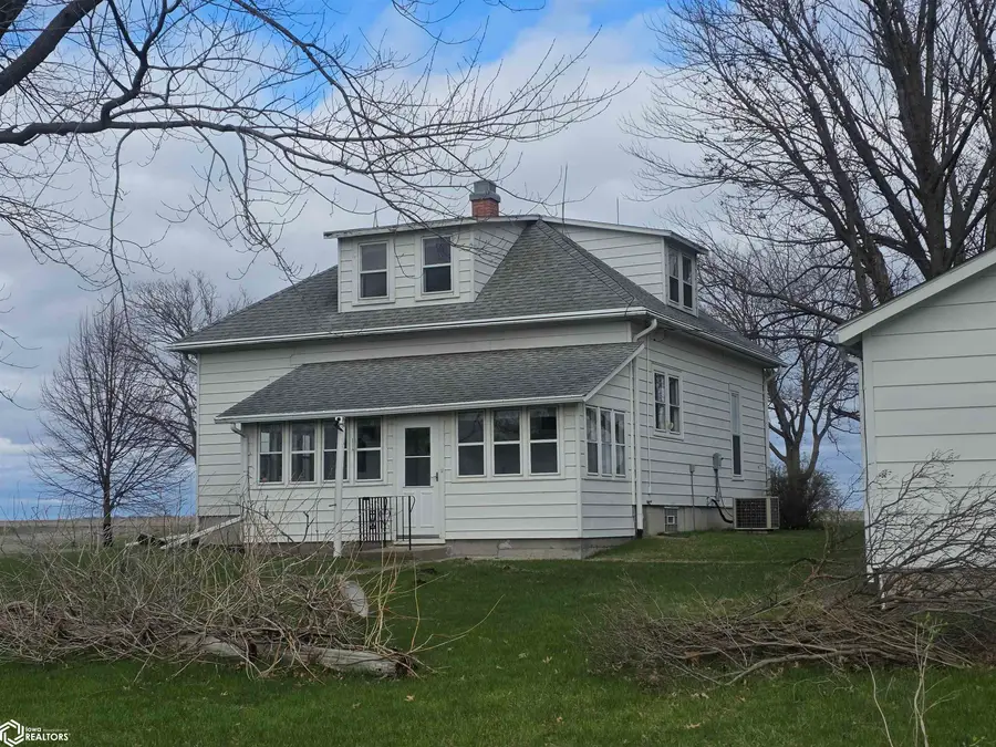 2558 Juniper Avenue, Libertyville, IA 52567 - #3