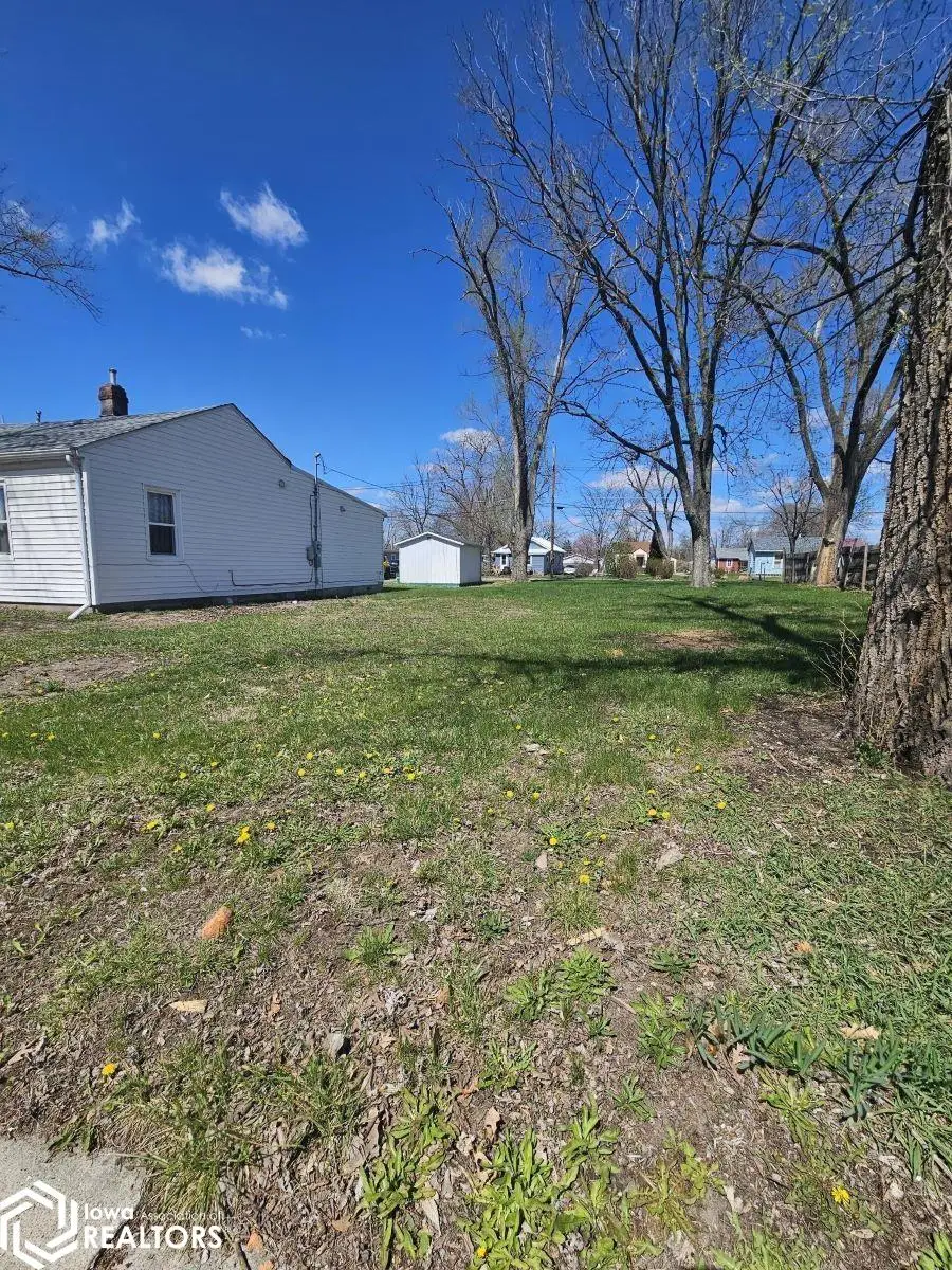 805 E Mary Street, Ottumwa, IA 52501 - #3