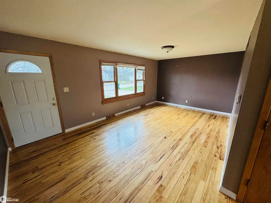 1011 N Mulberry Street, Creston, IA 50801 - #3