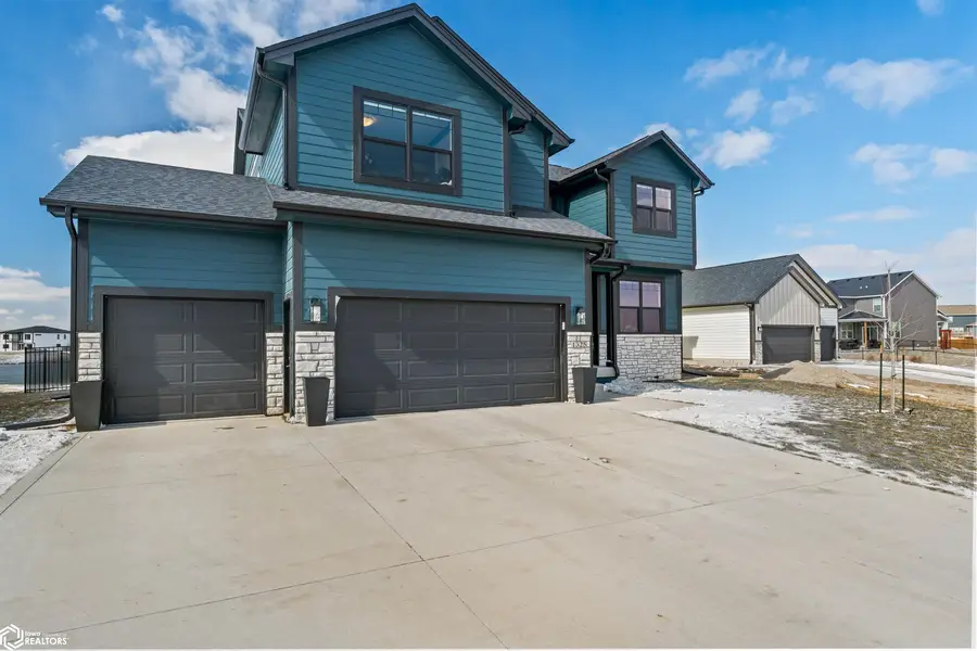 1325 NW Yorktown Drive, Waukee, IA 50263 - #2