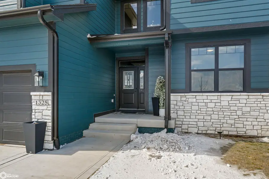 1325 NW Yorktown Drive, Waukee, IA 50263 - #3