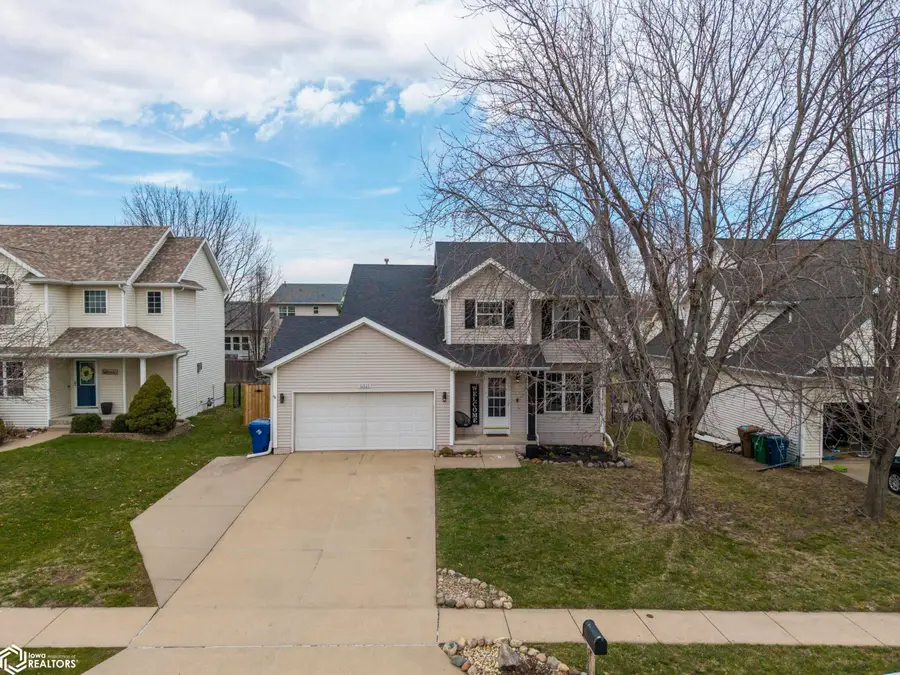12323 Tanglewood Drive, Urbandale, IA 50323 - #2