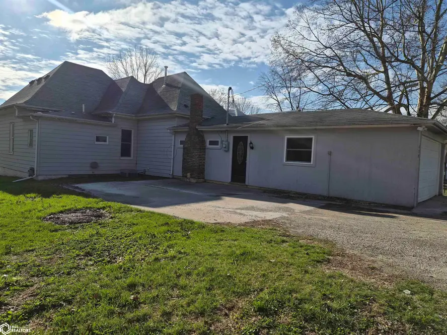 439 N 1st Street, Oskaloosa, IA 52577 - #3