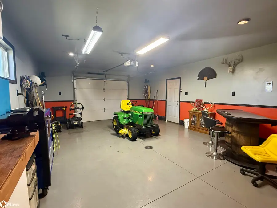 502 W Central Avenue, Jefferson, IA 50129 - #3