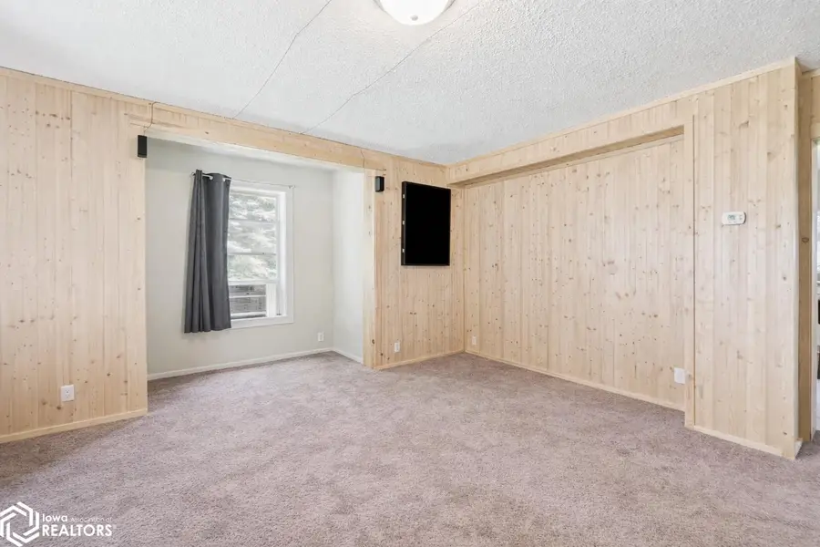 407 E Clark Street, Montezuma, IA 50171 - #3