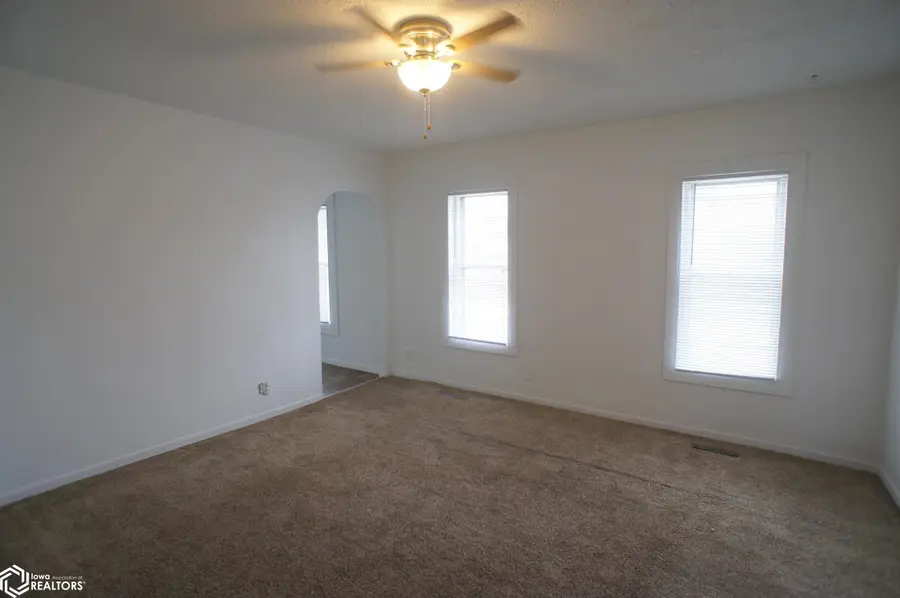 522 Division Street, Webster City, IA 50595 - #2