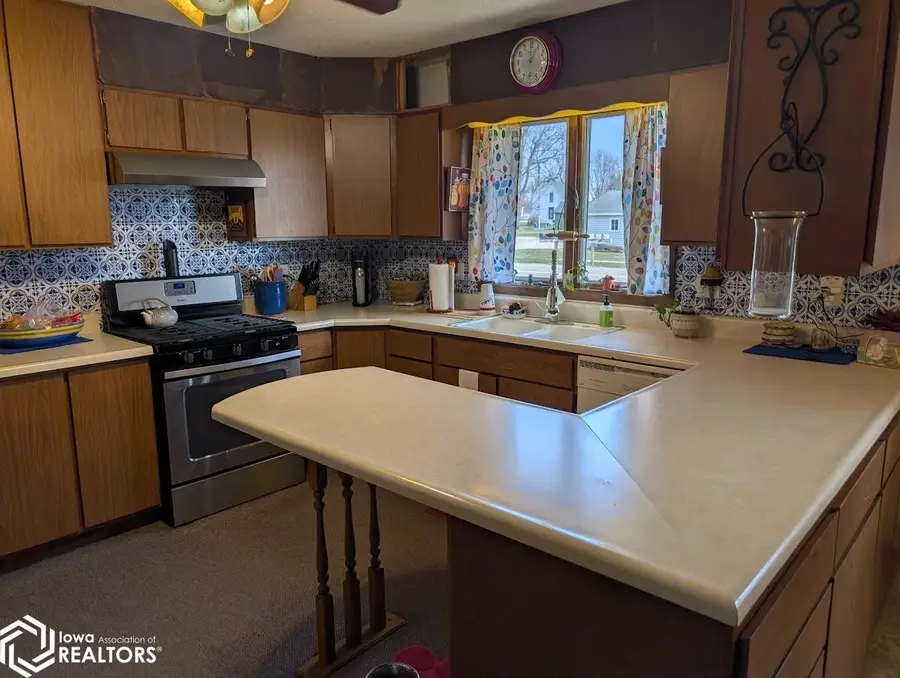 413 1st Street N, Rockwell, IA 50469 - #2