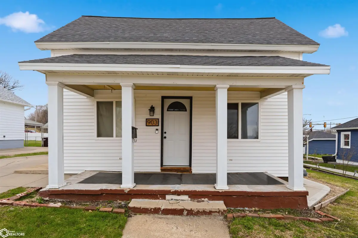 903 S 2nd Avenue, Marshalltown, IA 50158 - #1