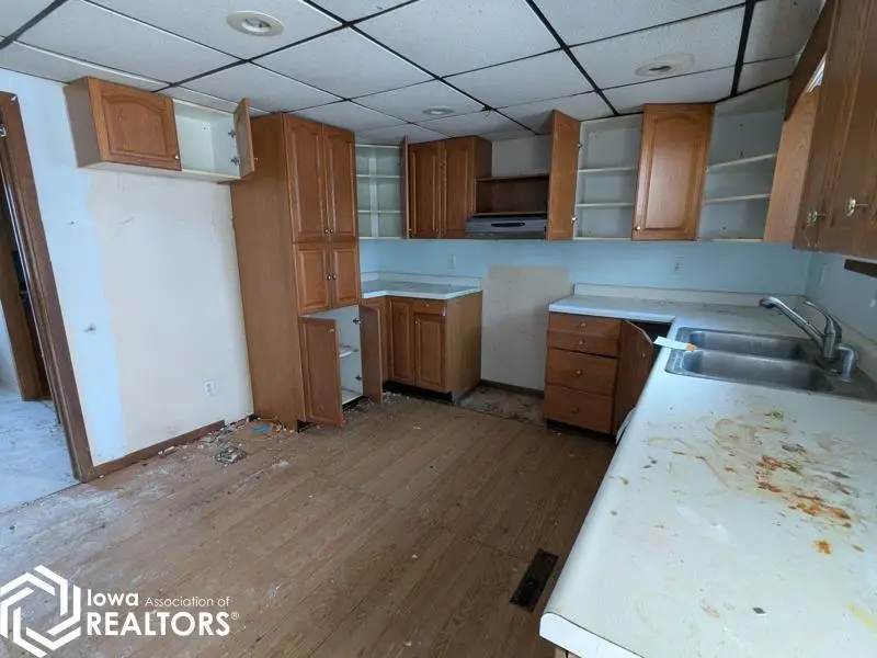 2205 Market Street, Columbus City, IA 52737 - #3