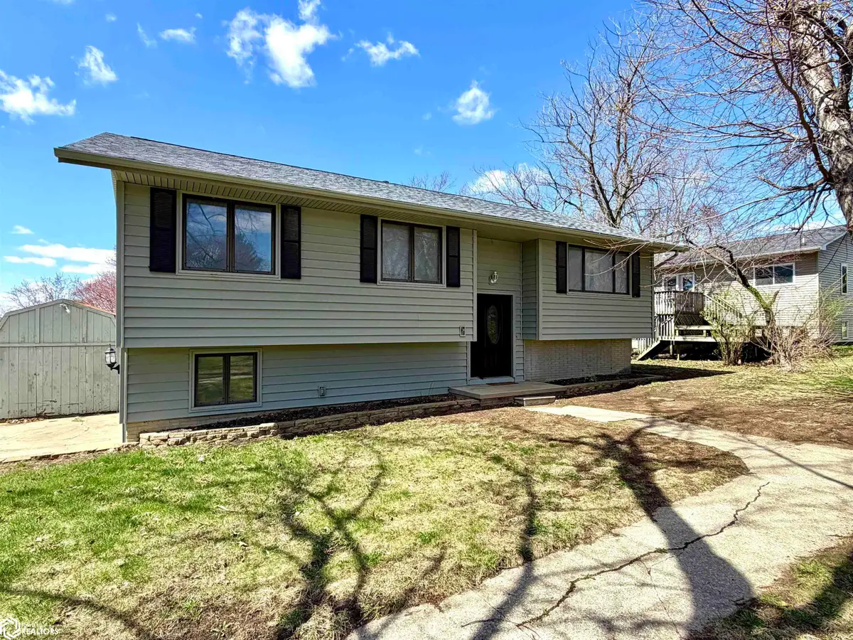 2007 Spring Street, Grinnell, IA 50112 - #1