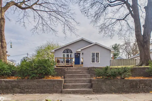 832 High Avenue E, Oskaloosa, IA 52577