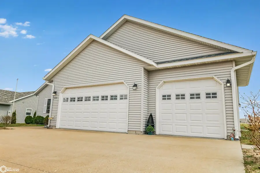 930 Horizon Street, Burlington, IA 52601 - #2