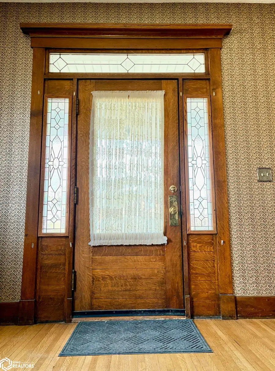 402 W Monroe Street, Mount Pleasant, IA 52641 - #2