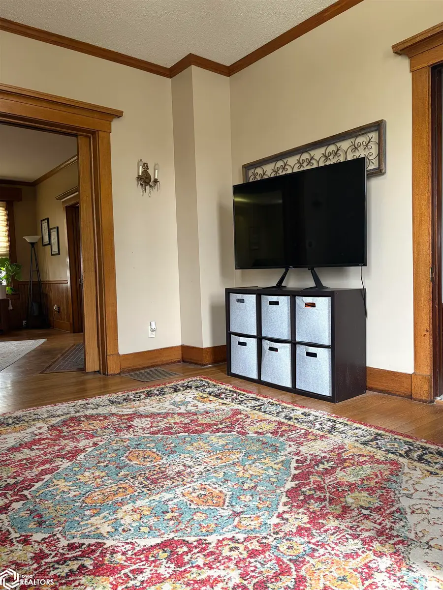 402 W Monroe Street, Mount Pleasant, IA 52641 - #3