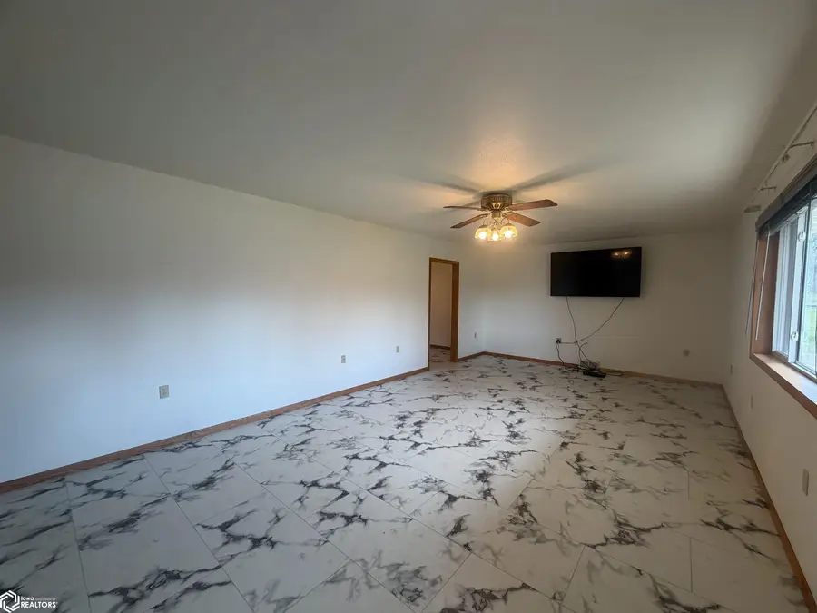 1617 S 15th Street, Centerville, IA 52544 - #3