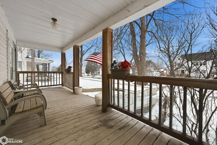 604 Walnut Street, Walnut, IA 51577 - #3