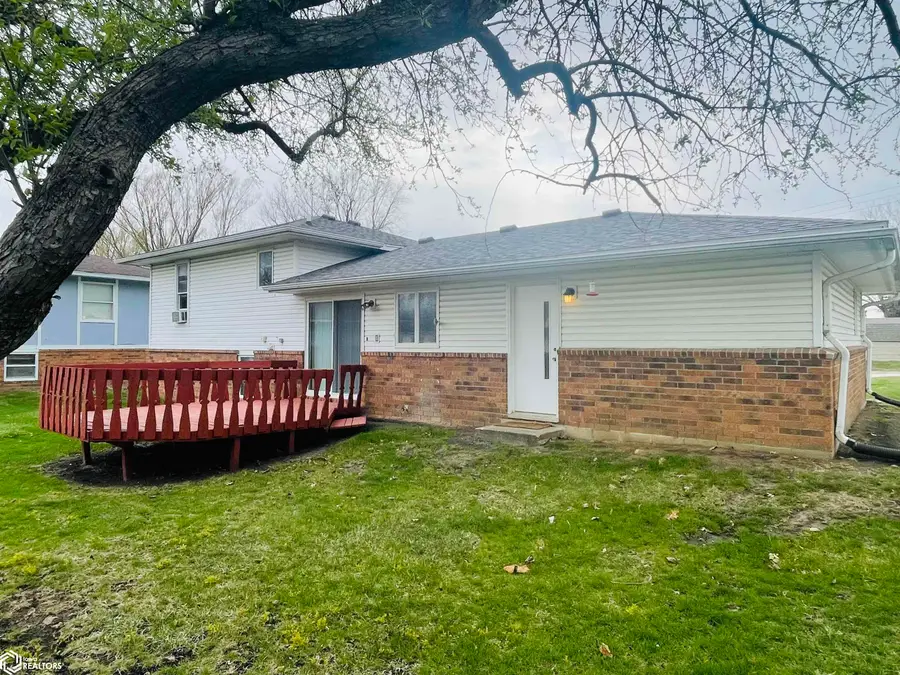 208 S Lincoln Street, New Sharon, IA 50207 - #3