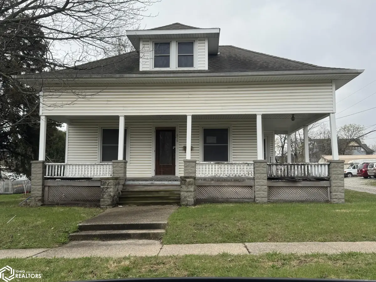 814 Armory Avenue, Chariton, IA 50049 - #1