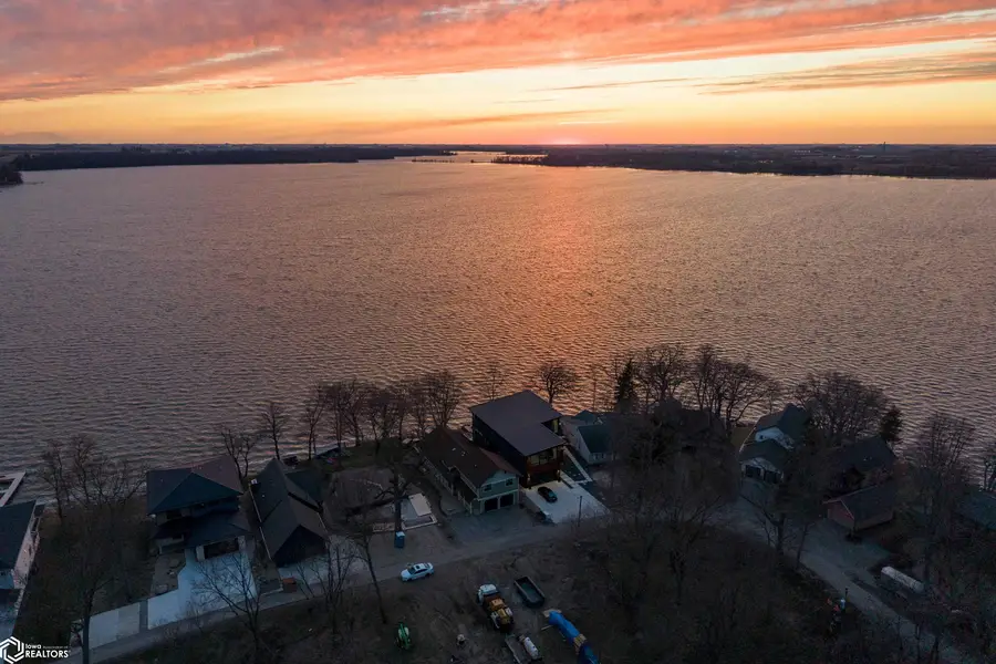 15476 Dodge Ave, Clear Lake, IA 50428 - #2