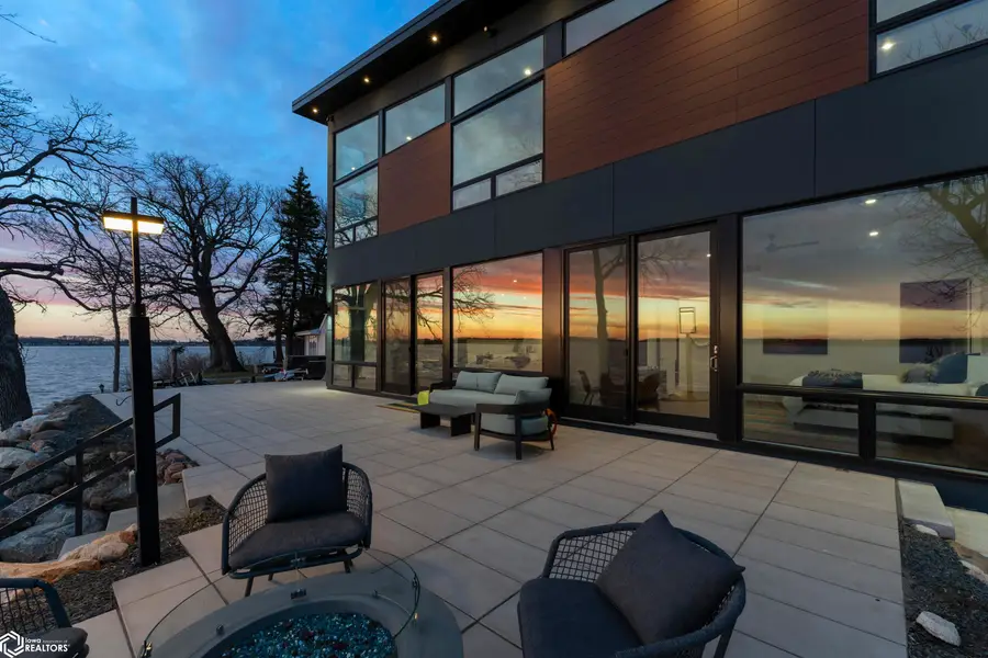 15476 Dodge Ave, Clear Lake, IA 50428 - #3