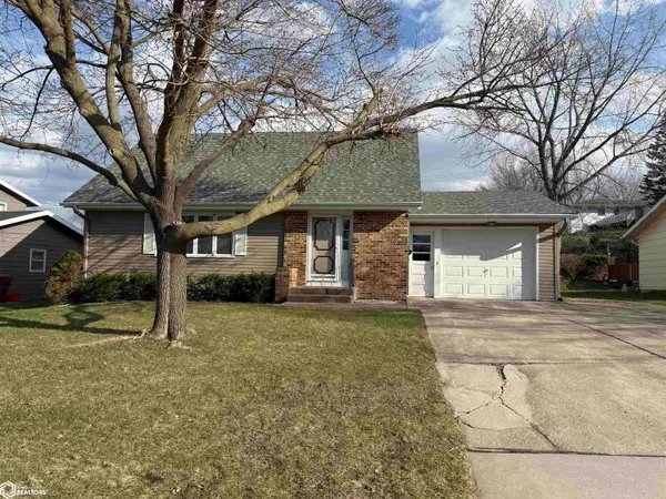 207 Ridgewood Drive, Carroll, IA 51401