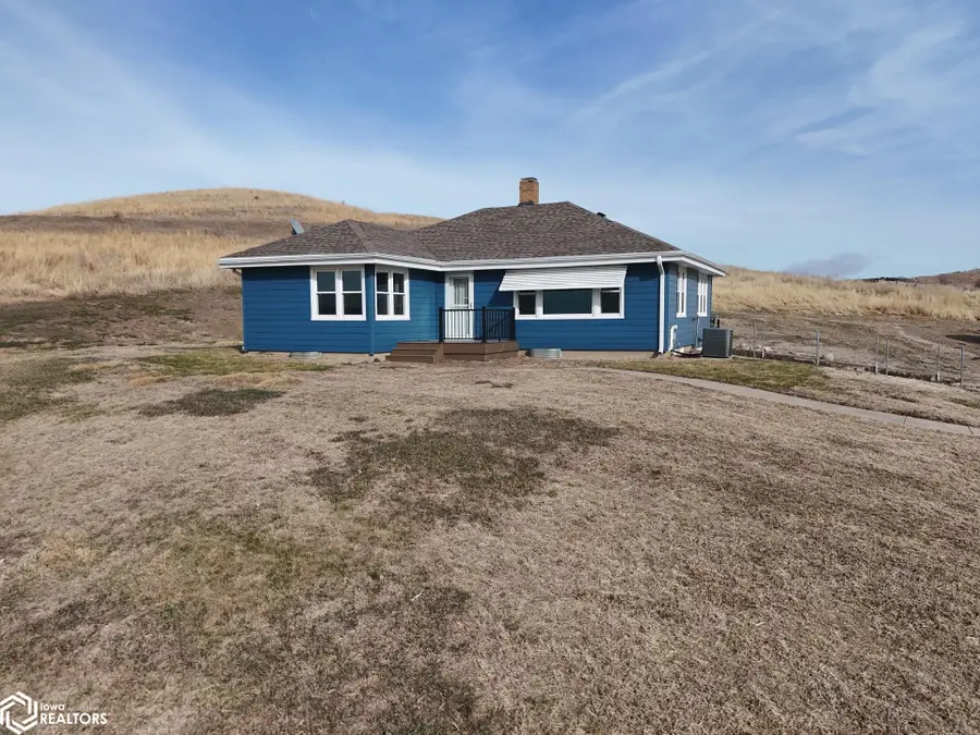 14827 Oak Avenue, Castana, IA 51010 - #2