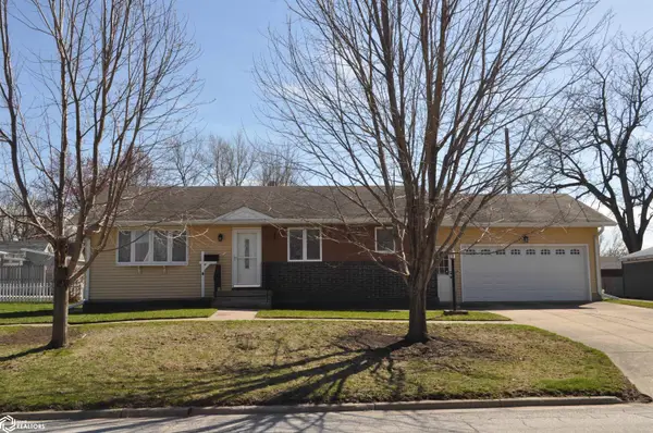 411 W 2nd Street, Carroll, IA 51401