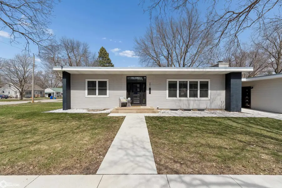 900 6th Avenue S, Clear Lake, IA 50428 - #2