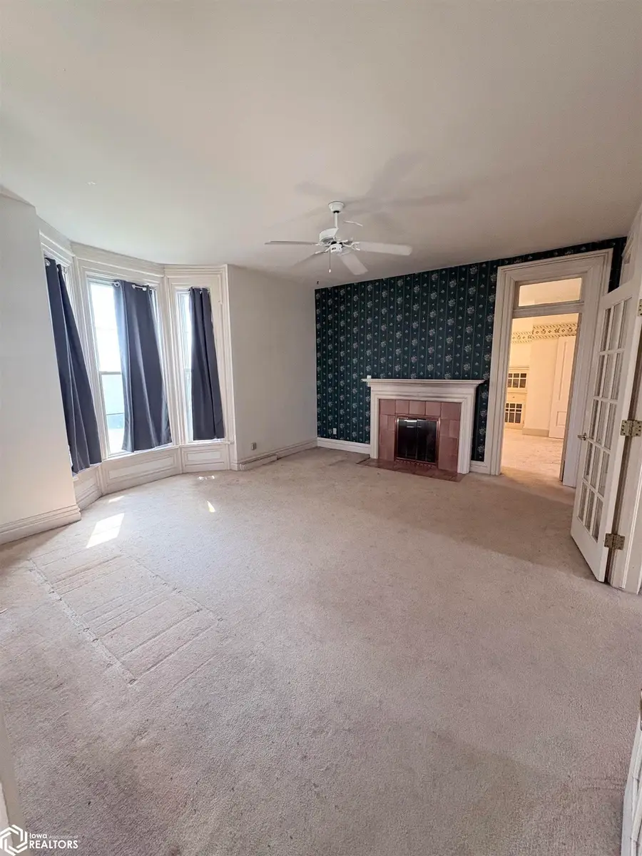 315 N 3rd Street, Oskaloosa, IA 52577 - #3