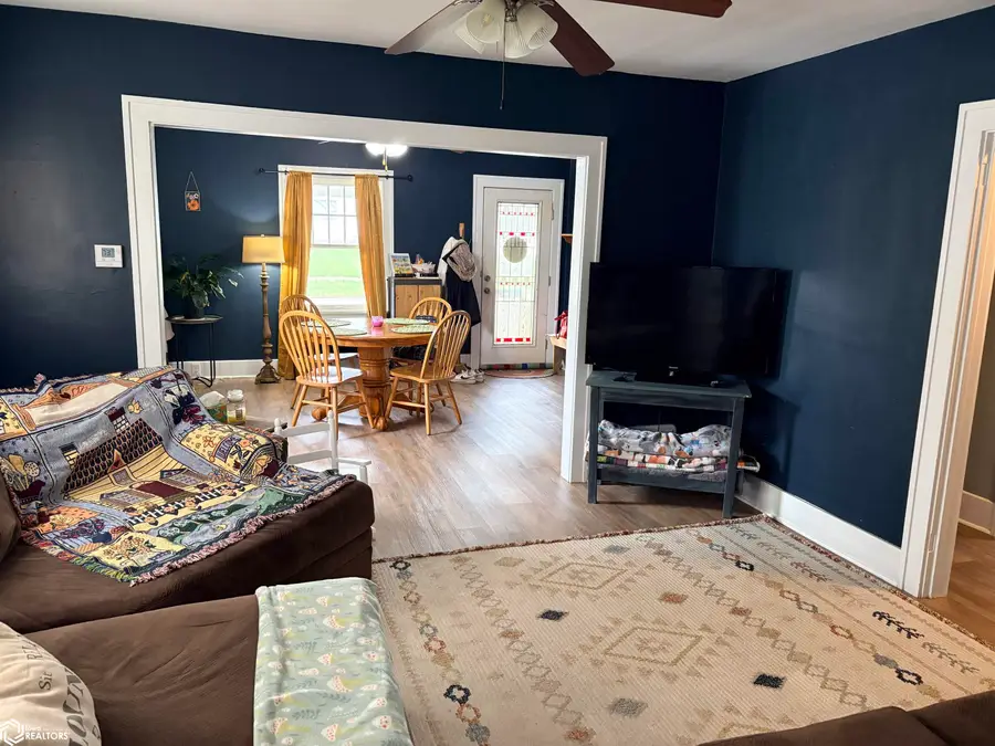 402 S Main Street, Centerville, IA 52544 - #3