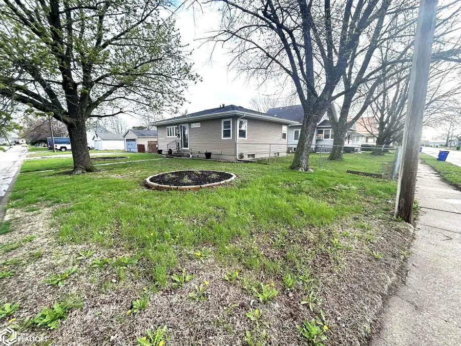 518 Tuttle Street, Ottumwa, IA 52501 - #3