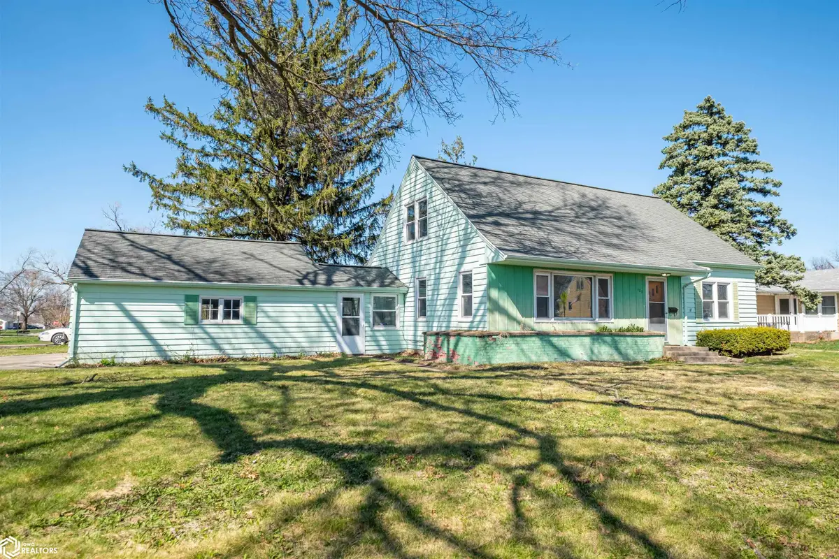 409 W Meadow Lane, Marshalltown, IA 50158 - #1