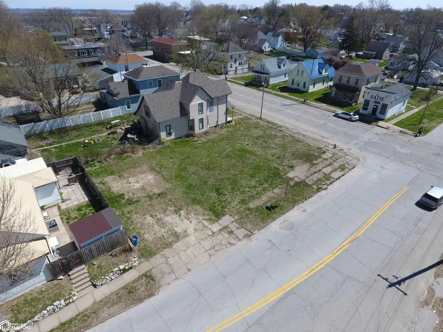 830 Oak Street, Burlington, IA 52601 - #3