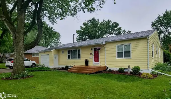 203 E Fillmore Avenue, Fairfield, IA 52556