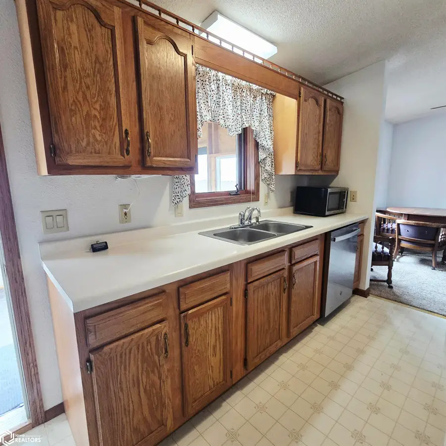 407 S 7th Street, Oskaloosa, IA 52577 - #2