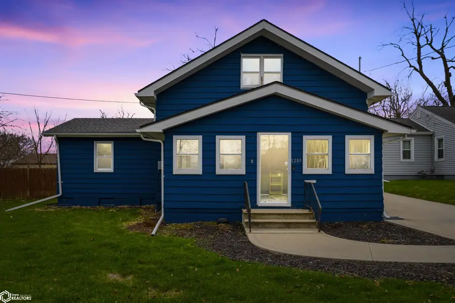 1210 Vine Street, West Des Moines, IA 50265 - #2