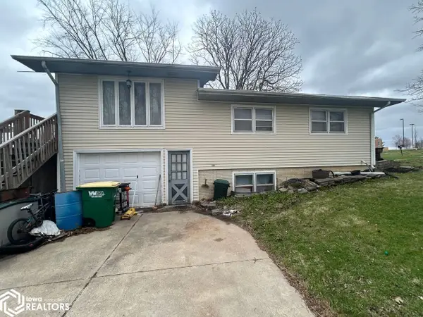 325 W Hutchings Street, Winterset, IA 50273