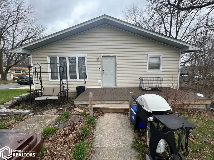 325 W Hutchings Street, Winterset, IA 50273 - #2