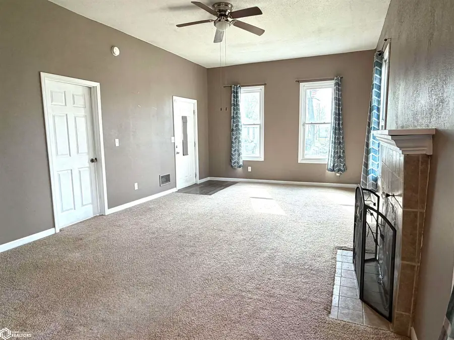 2116 Charles Street, Burlington, IA 52601 - #3