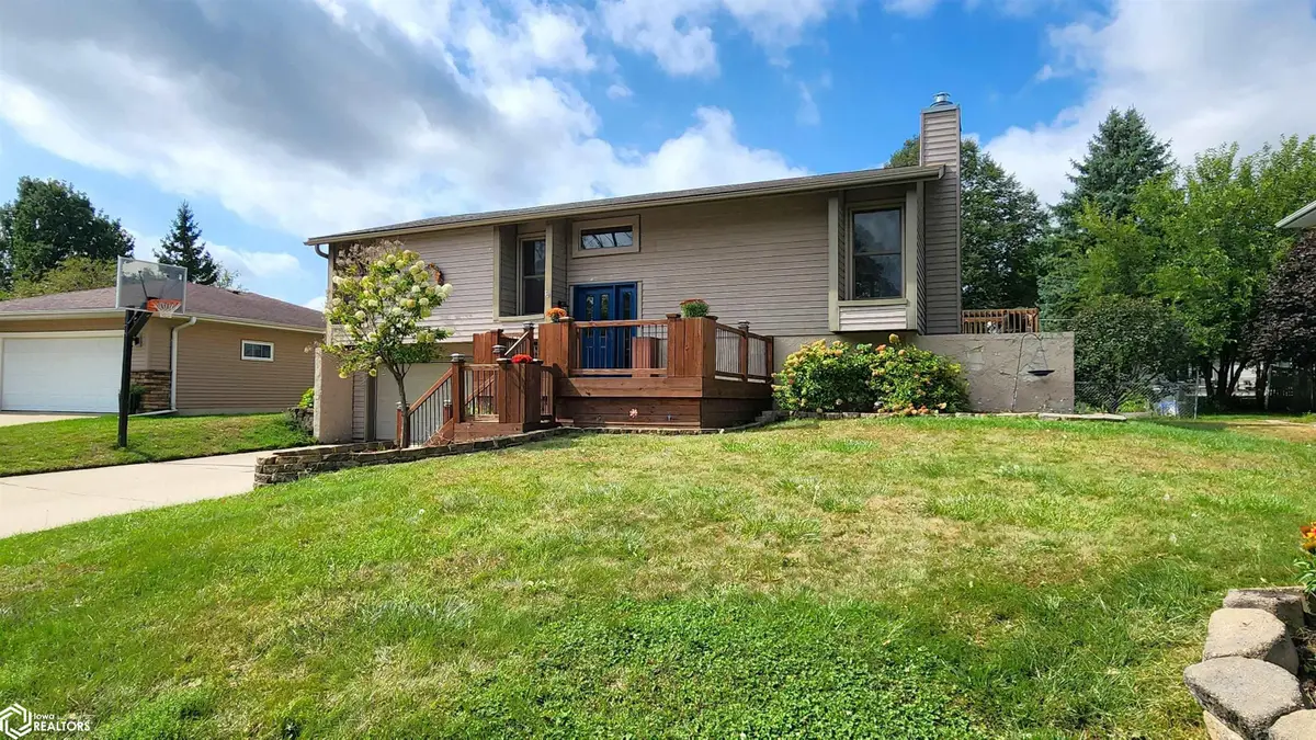 722 S Garfield Avenue, Mason City, IA 50401 - #1