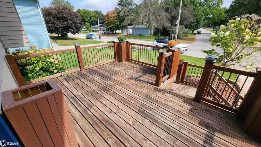 722 S Garfield Avenue, Mason City, IA 50401 - #3