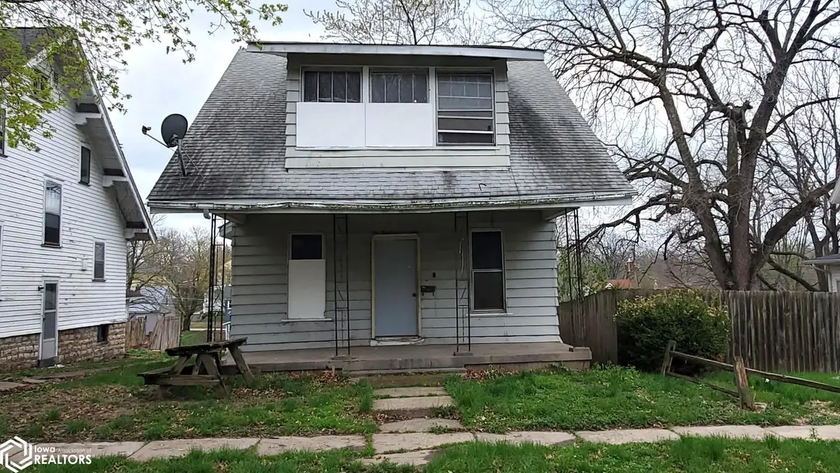 117 N Gunnison Street, Burlington, IA 52601 - #1