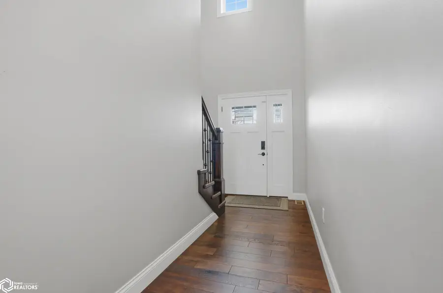 5174 Deerfield Drive, Burlington, IA 52601 - #2