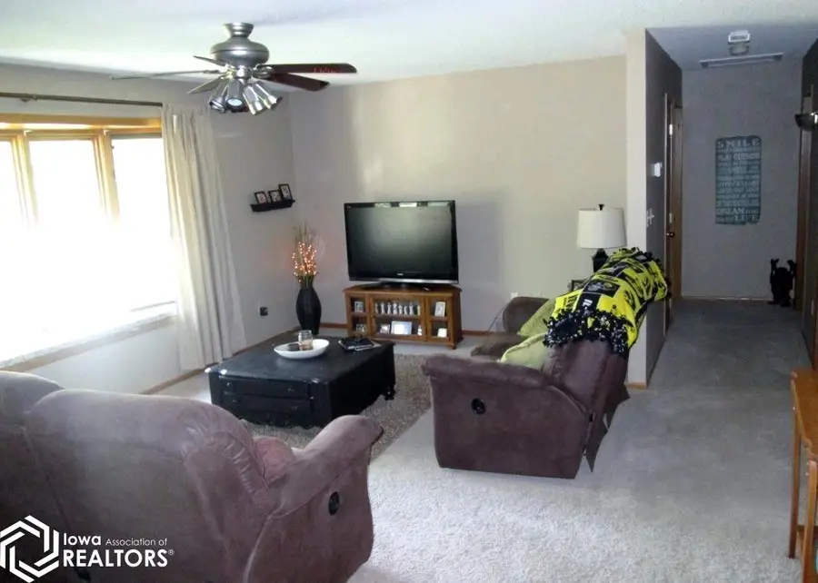 1805 E Linden Street, Algona, IA 50511 - #3