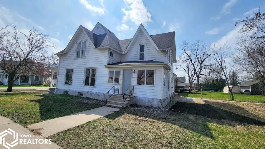 121 Walnut Street, Rockwell, IA 50469 - #3