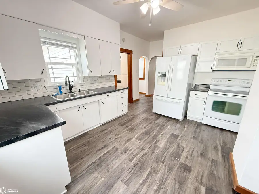 321 S Van Kirk Street, Latimer, IA 50452 - #3