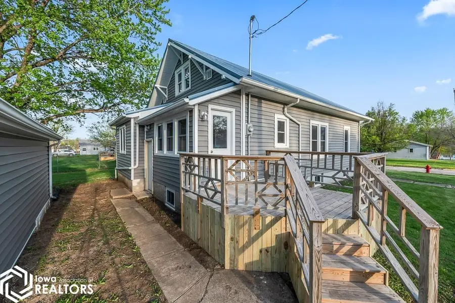 410 W Chestnut Street, Bloomfield, IA 52537 - #2