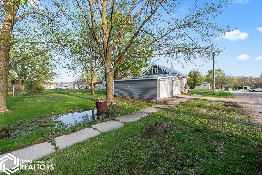 410 W Chestnut Street, Bloomfield, IA 52537 - #3